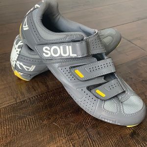SOULCYCLE Pearl Izumi cycling shoes